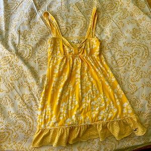 Small yellow dress top (can be used as a child’s dress)